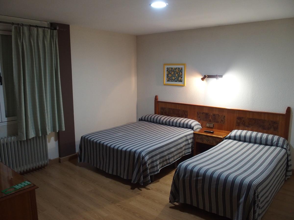 Hotel El Tablazo Villalba de la Sierra Kültér fotó